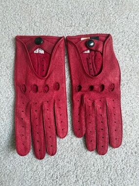 Red leather gloves 7